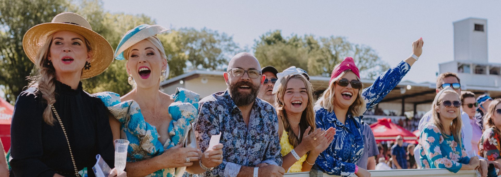 Attendees of the Albury Gold Cup watching the races